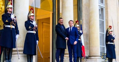 Le Président de la République S.E.M Mohamed Bazoum a été reçu, ce Mercredi 07 Décembre 2022, au Palais de l’Elysée par son homologue français Emmanuel Macron